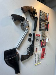 3 Vintage Crosman 177cal Co2 Pellet Pistols With Co2s And Pellets The Two 357s Need-minor Repair Wont Close