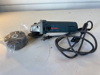 Bosch 4 1/2 5/8 120v Hand Grinder With 10 Wheels Works Great Nice Tool