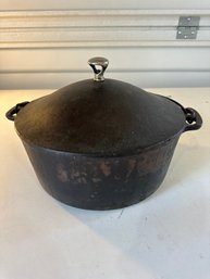 Wagner #8 Cast Iron Dutch Oven In Nice Condition Add This To Your Collection Nice Find