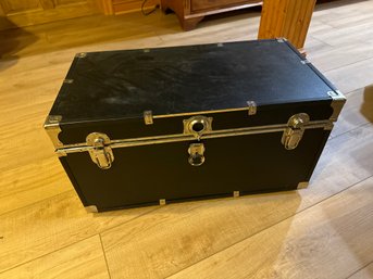 31 Inch Locking Camp Student Luggage Seward Trunk Wheeled Storage Footlocker