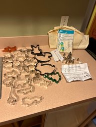 Large Lot Of Cookie Cutting Assorted Animals And Figures With Icing Kit And Bags Great For Any Baker