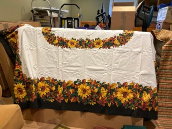 Fall And Thanksgiving Decorations Table Cloths,runners,towels,napkin Rings Some Chips Wreath And Decorations