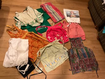 Amazing Lot Of Ladies, Vintage Cooking Baking Aprons