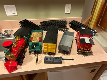 Radio Control Train Set Unfortunately The Remote Is Broken But Its Still A Great Train Set