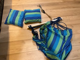 Cute Indoor Outdoor Hammock Swing Chair With Two Matching Pillows