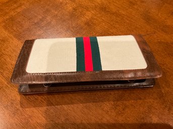 Vintage SEWING KIT Snap Closure Styling Wallet Style