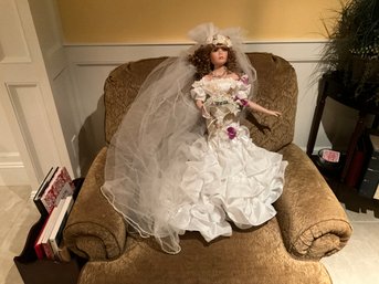 Gorgeous 26 Inch Bride Collectors Porcelain Doll In Mermaid Style Dress With Stand