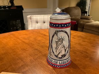 STROHS STATUE OF LIBERTY Lidded Beer STEIN - 1986