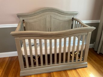 Sorelle Providence Heritage Fog 4-in-1 Convertible Crib  Panel Crib With Little Dreamer Mattress NEW
