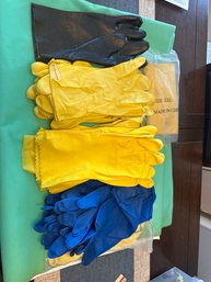 Want Yo Keep Your Hands Clean. 20 Pairs Of Of Heavy Duty Rubber Gloves Great For All Those Dirty Jobs Sweet!