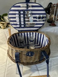 New Citoa Alfresco Picnic Basket For 2 Utensils Corkscrew Salt And Pepper Shakers Plates Cups Serving Tray