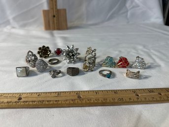 Estate Sale, Jewelry Lot, Ladies Fashion Vintage Rings See Photos