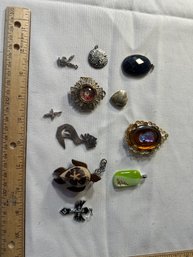 Estate Sale Jewelry Lot, Ladies Fashion Pendants See All Photos