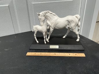 BESWICK / ROYAL DOULTON HORSE & FOAL SPIRIT OF AFFECTION CLASSIC VINTAGE PIECE