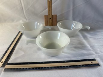 Set Of 3 Vintage Anchor Hocking Fire King Milk Glass Soup Chili Bowls With Handles