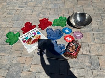 Lot Of Outdoor Serving Baskets Trays And Bowl