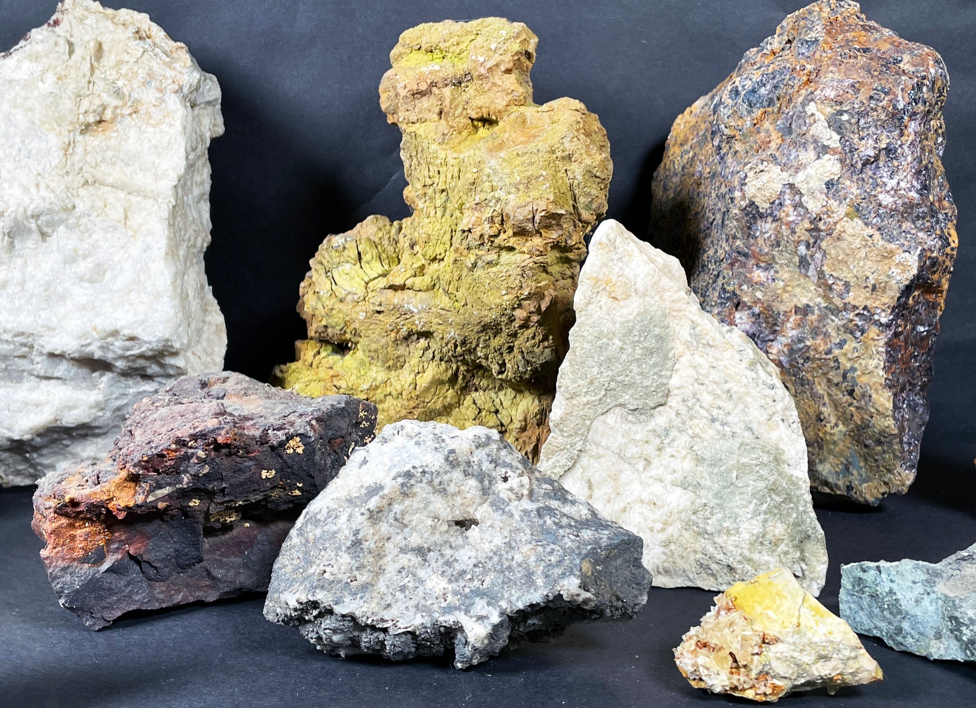 13 Rare Natural Rock & Mineral Clusters #28430 | Auctionninja.com