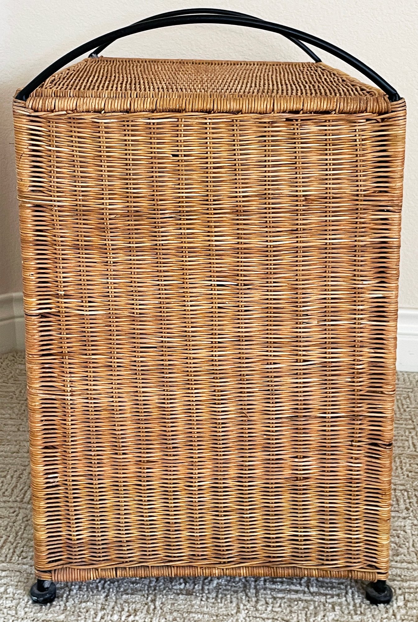 Woven Wicker Hamper 28522