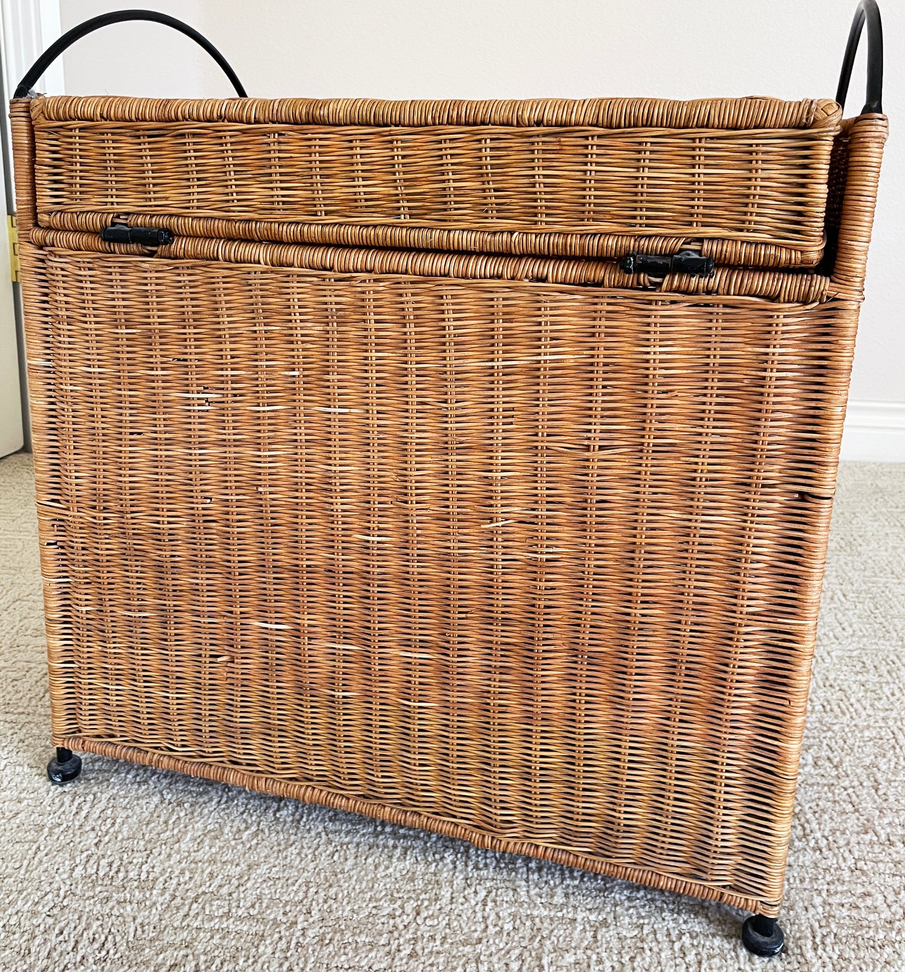 Woven Wicker Hamper 28522