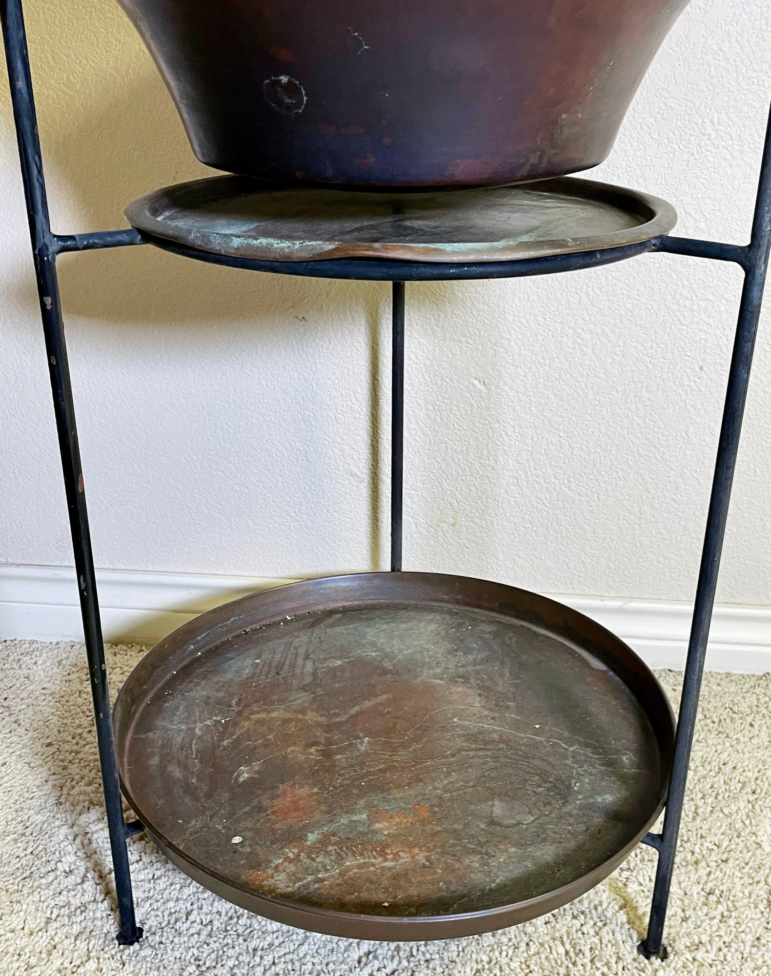 Beautiful Copper Planter On 2tiered Metal Stand 28554