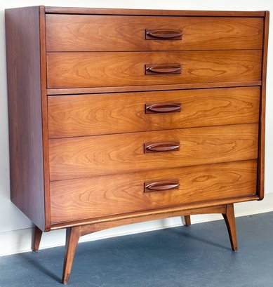 Lovely Mid Century Modern United Furniture Intermood Line Dresser