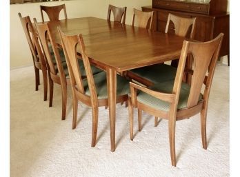 Mid Century Broyhill 'Saga' Dining Table With 8 Chairs, 1 Is An Arm Chair