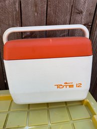Vintage Gott Black & Decker Cooler 12 Qt