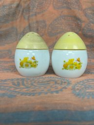 VTG Avon Yellow And White Heavy Glass Egg Salt And Pepper Shakers