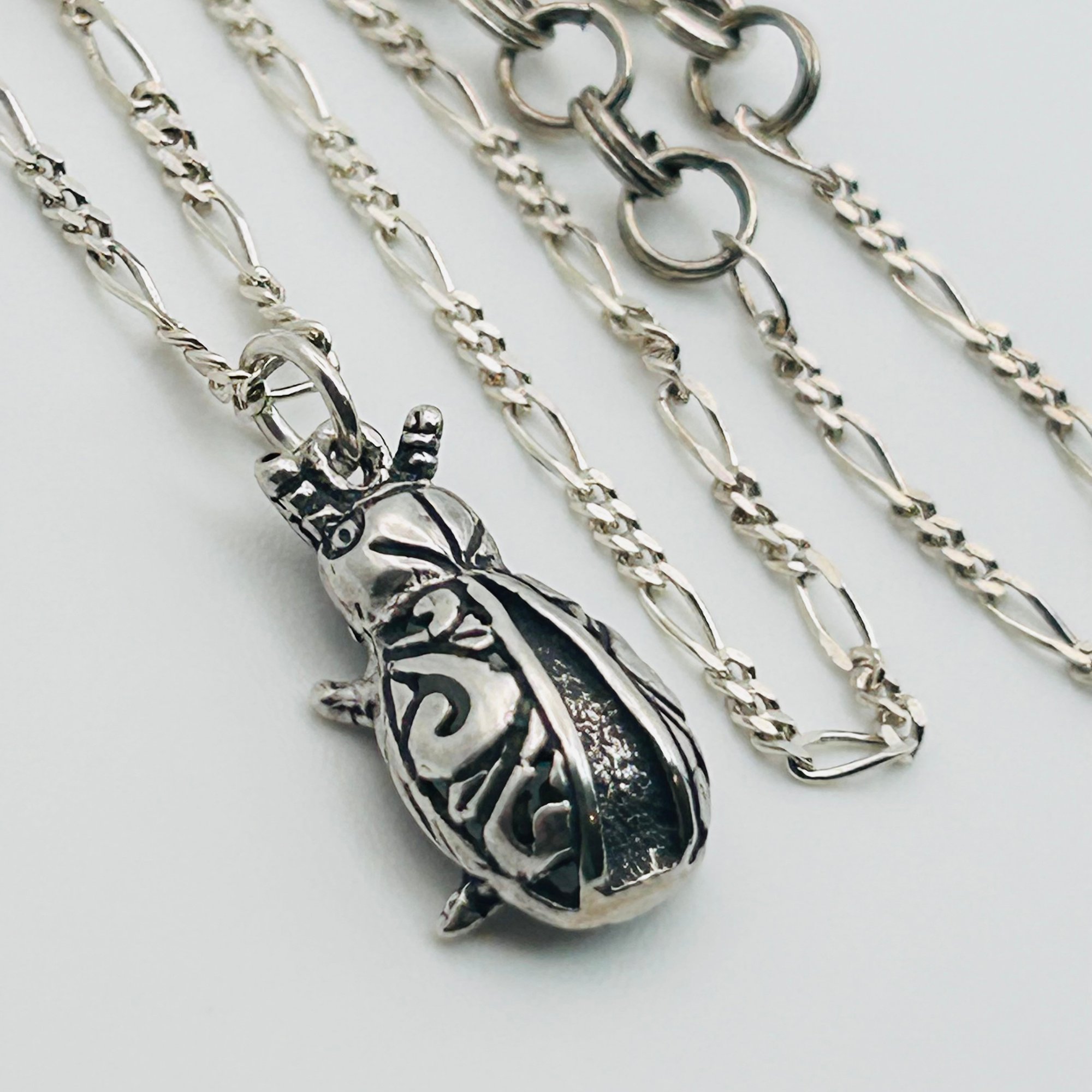 Sterling Adjustable Figaro Chain Bug Charm Necklace. 5.36 G. #96175 ...