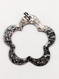 Sterling Silver Hammered Flower Pendant 2.1G