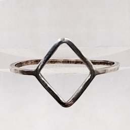 Sterling Silver Diamond Shape Ring SZ 8 0.7G