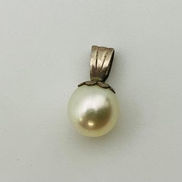 Sterling Pearl Pendant 0.4 G