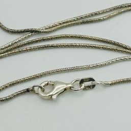 Sterling Round Snake Chain Necklace. 3.5g