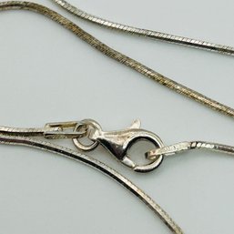 Italy Sterling Round Snake Chain Necklace. 3.1g