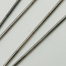 Sterling Round Snake Chain Necklace. 4.3g