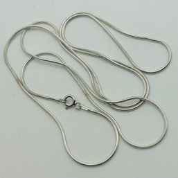 Sterling Round Snake Chain Necklace. 6.8g