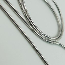 Sterling Round Snake Chain Necklace. 4.1g