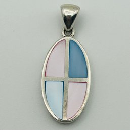 Sterling Mother Of Pearl Pendant. 6.8g