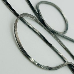 Italy Sterling Snake Chain Necklace. 4.0g