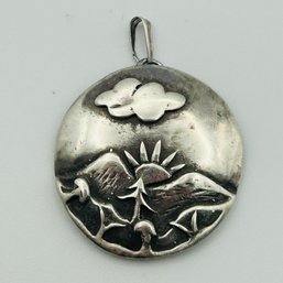 Sterling Nature Pendant. 7.6g