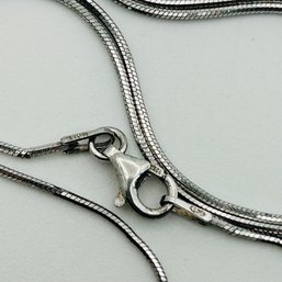 Italy Sterling Round Snake Chain Necklace. 3.6g