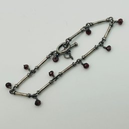 Sterling Garnet Toggle Clasp Bracelet. 6.8g