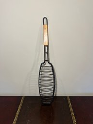 Roasting Fish Grilling Basket  With Wooden Handle  Outdoor Barbecue Tool
