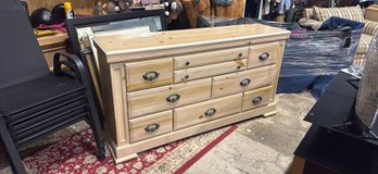 Light Natural Wood 9-Drawer Dresser