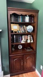 Vintage Thomasville Solid Wood Hutch / Media Entertainment Cabinet