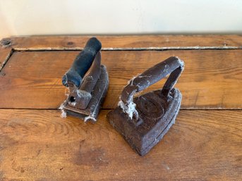 Pair Of Vintage Cast Iron Sad Irons / Flat Irons
