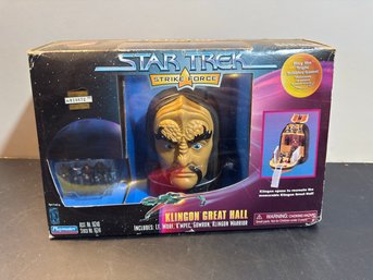 Playmates Star Trek Strike Force Klingon Great Hall Mini Playset