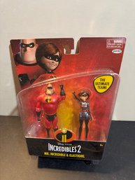 Disney Pixar The Incredibles 2 Elastigirl & Mr. Incredible Action Figure 2-Pack