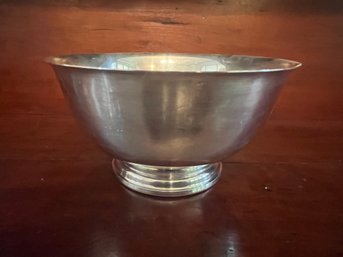 International Sterling Silver D261 Large Pedestal Bowl – 825 Grams