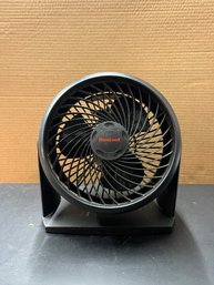 Honeywell Three Speed, Personal Table Fan Model HT-800
